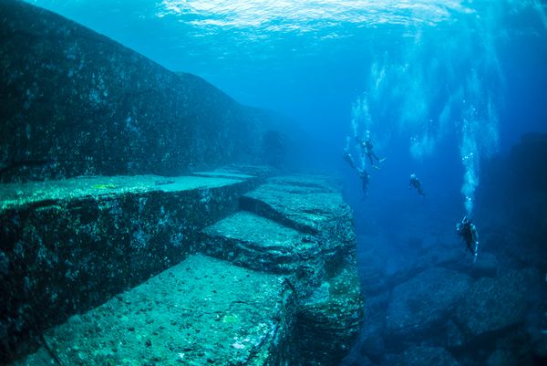 与那国海底遺跡　メインテラスの階段