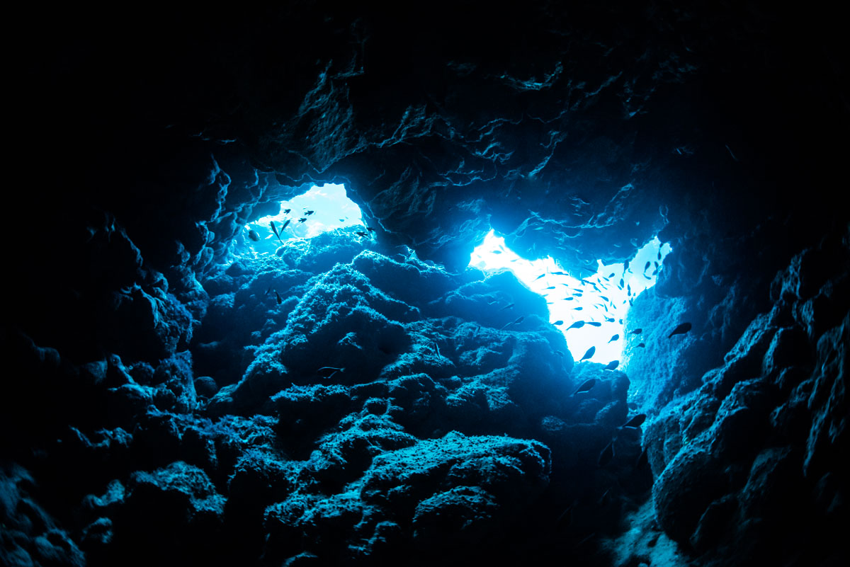 浮原島の地形ポイント・洞窟