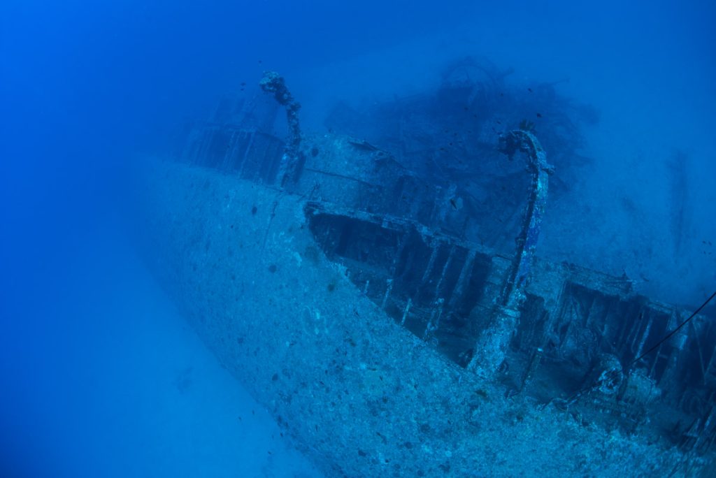 USS EMMONS(エモンズ)の全景・中央